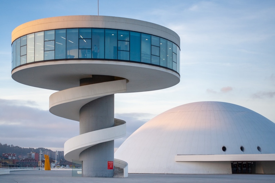 Oscar Niemeyer: um personagem muito influente da arquitetura moderna